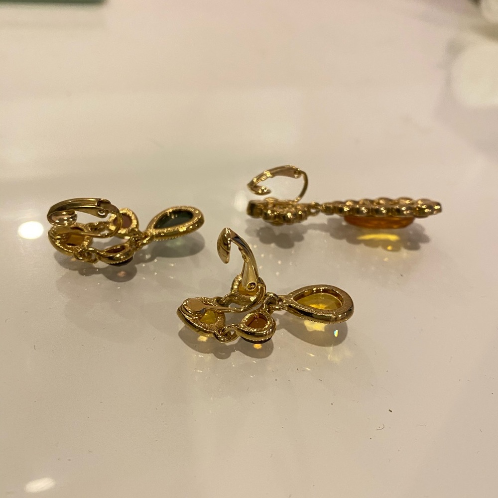 Gold Fashion Clip Earrings - Picture 6 of 6